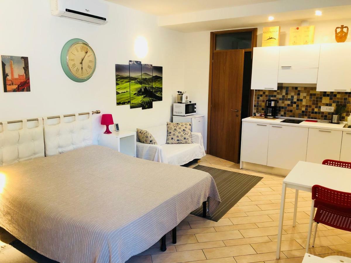 La Dolce Vita Studio With Free Private Parking Siena Kültér fotó
